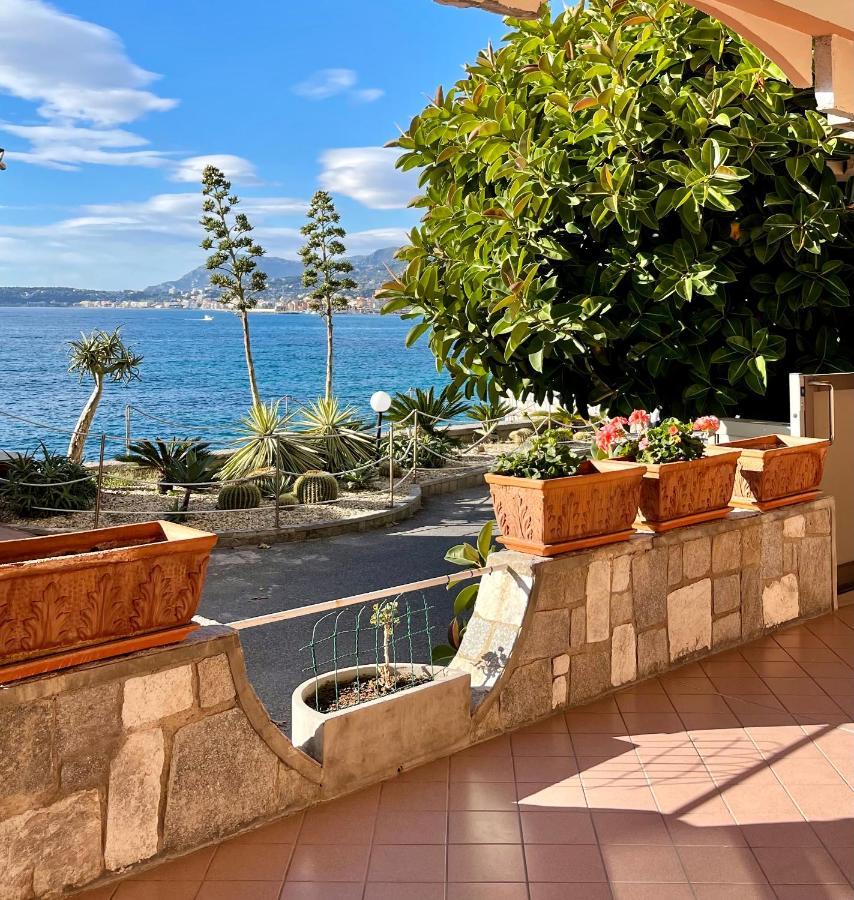 Una Terrazza Sul Mare - Balzi Rossi Ventimiglia Exterior foto